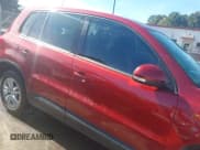 ✅ 2014 Volkswagen Tiguan S • VIN: WVGAV3AX2EW050613 • Lot: 43541966. Wystawiony na IAAI z przebiegiem 101 905 mil. Bezpłatny archiwum sprzedaży aukcyjnych z USA i szczegółowy raport historii pojazdu na DreamBid. Zdjęcie 13.