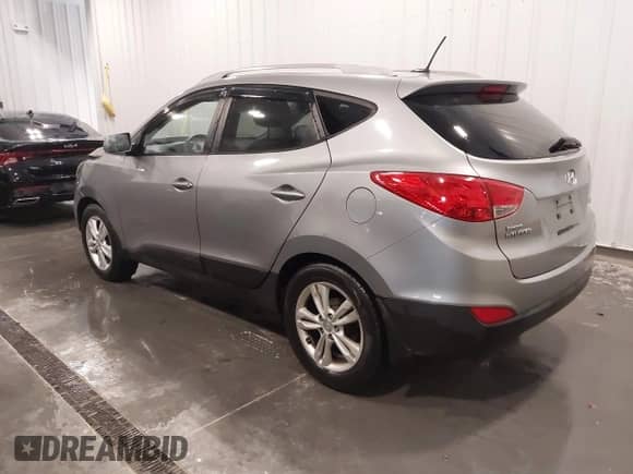 2011 Hyundai Tucson GLS z VIN KM8JU3AC7BU262415, wystawiony jako IAAI lot #43439786 z przebiegiem 88 234 mil mil oraz . Historia ofert i sprzedaży dostępna na DreamBid. Obrazek 3.