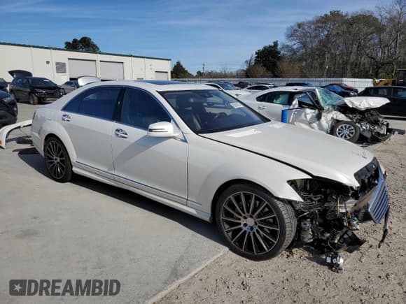 ✅ 2010 Mercedes-Benz S 550 • VIN: WDDNG7BB0AA347855 • Lot: 88903625. Wystawiony na Copart z przebiegiem 122 003 mil. Bezpłatny archiwum sprzedaży aukcyjnych z USA i szczegółowy raport historii pojazdu na DreamBid. Zdjęcie 4.