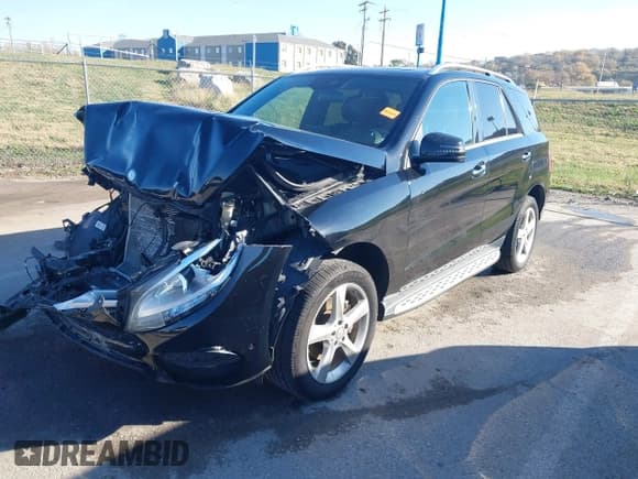 ✅ 2016 Mercedes-Benz GLE 350 • VIN: 4JGDA5HB3GA760912 • Lot: 43627820. Wystawiony na IAAI z przebiegiem Nie podano. Bezpłatny archiwum sprzedaży aukcyjnych z USA i szczegółowy raport historii pojazdu na DreamBid. Zdjęcie 17.