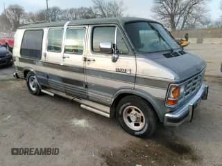✅ 1987 Dodge RAM • VIN: 2B6HB23T5HK236849 • Lot: 40982845. Wystawiony na IAAI z przebiegiem 27 540 mil. Bezpłatny archiwum sprzedaży aukcyjnych z USA i szczegółowy raport historii pojazdu na DreamBid. Zdjęcie 1.