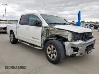 ✅ 2010 Nissan Titan LE • VIN: 1N6BA0ED4AN322935 • Lot: 89920375. Wystawiony na Copart z przebiegiem 131 793 mil. Bezpłatny archiwum sprzedaży aukcyjnych z USA i szczegółowy raport historii pojazdu na DreamBid. Zdjęcie 4.