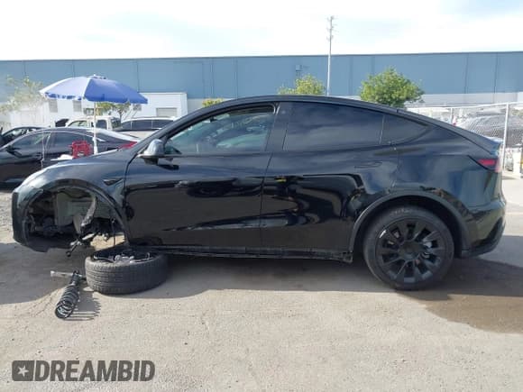 ✅ 2022 Tesla Model Y Long Range • VIN: 7SAYGDEE2NF458337 • Lot: 43656214. Wystawiony na IAAI z przebiegiem 38 307 mil. Bezpłatny archiwum sprzedaży aukcyjnych z USA i szczegółowy raport historii pojazdu na DreamBid. Zdjęcie 14.