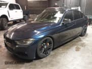✅ 2014 BMW 3 Series 328i xDrive • VIN: WBA3B3C51EJ983477 • Lot: 42324815. Wystawiony na IAAI z przebiegiem 120 827 mil. Bezpłatny archiwum sprzedaży aukcyjnych z USA i szczegółowy raport historii pojazdu na DreamBid. Zdjęcie 2.