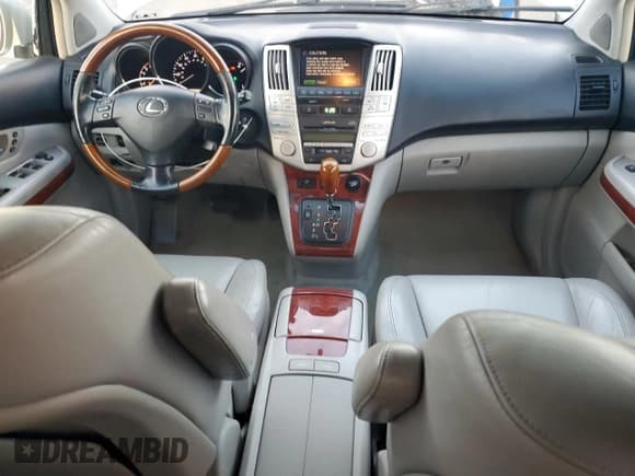 ✅ 2005 Lexus RX 330 • VIN: JTJGA31U250050109 • Lot: 92430995. Listed on Copart with 172,904 mi. Free auction sales archive from the USA and detailed vehicle history report at DreamBid. Image 8.