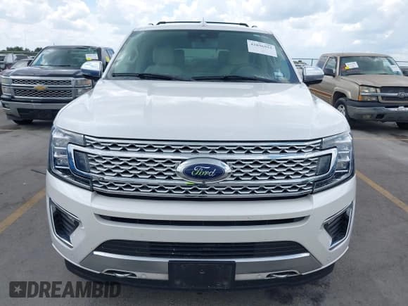 ✅ 2019 Ford Expedition Platinum • VIN: 1FMJU1MT6KEA04039 • Lot: 42896955. Wystawiony na IAAI z przebiegiem 62 708 mil. Bezpłatny archiwum sprzedaży aukcyjnych z USA i szczegółowy raport historii pojazdu na DreamBid. Zdjęcie 12.