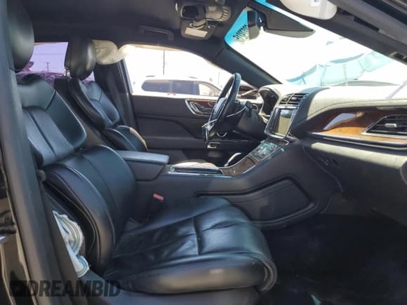 ✅ 2017 Lincoln Continental Livery • VIN: 1LN6L9UK6H5608875 • Лот: 69279215. Опубликован ранее на Copart с пробегом 229 625 миль. Бесплатный доступ к архиву аукционных продаж из США и подробный отчёт об истории автомобиля на DreamBid. Изображение 7.