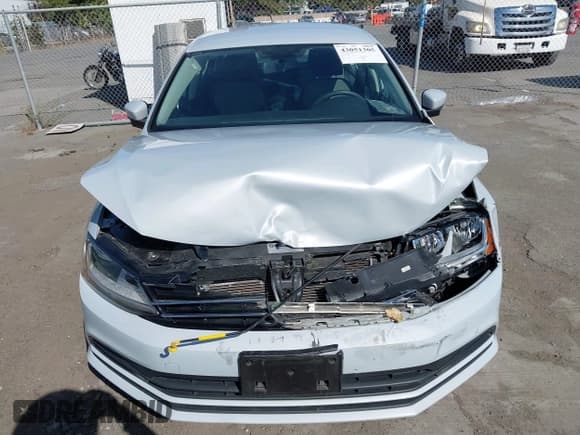 ✅ 2018 Volkswagen Jetta S • VIN: 3VW2B7AJ0JM259635 • Lot: 43051305. Wystawiony na IAAI z przebiegiem 38 503 mil. Bezpłatny archiwum sprzedaży aukcyjnych z USA i szczegółowy raport historii pojazdu na DreamBid. Zdjęcie 6.