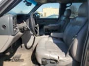 ✅ 2001 Chevrolet Suburban LS • VIN: 3GNFK16T31G244175 • Лот: 48522155. Опубликован ранее на Copart с пробегом 210 127 миль. Бесплатный доступ к архиву аукционных продаж из США и подробный отчёт об истории автомобиля на DreamBid. Изображение 7.