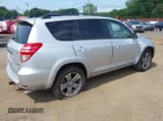 ✅ 2009 Toyota RAV4 Sport • VIN: JTMBK32V995079388 • Lot: 42522279. Listed on IAAI with 140,497 mi. Free auction sales archive from the USA and detailed vehicle history report at DreamBid. Image 4.