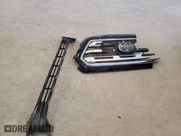 ✅ 2018 Toyota Tacoma SR5 • VIN: 3TMEZ5CN3JM072275 • Lot: 56141695. Listed on Copart with Not provided. Free auction sales archive from the USA and detailed vehicle history report at DreamBid. Image 12.