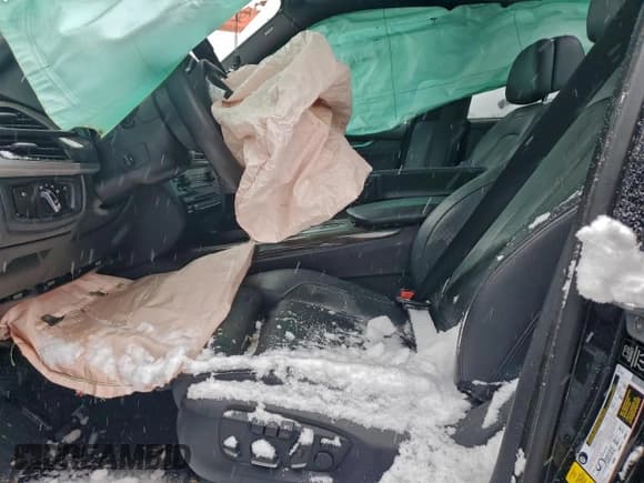 ✅ 2015 BMW X5 xDrive50i • VIN: 5UXKR6C50F0J75946 • Lot: 93015375. Listed on Copart with 132,839 mi. Free auction sales archive from the USA and detailed vehicle history report at DreamBid. Image 7.