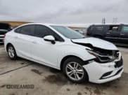 ✅ 2018 Chevrolet Cruze LT • VIN: 1G1BE5SM0J7172361 • Lot: 84968795. Wystawiony na Copart z przebiegiem 74 695 mil. Bezpłatny archiwum sprzedaży aukcyjnych z USA i szczegółowy raport historii pojazdu na DreamBid. Zdjęcie 4.