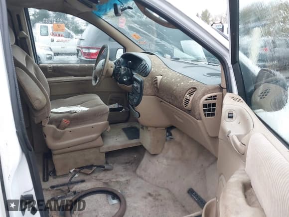 ✅ 1996 Dodge Caravan LE • VIN: 1B4GP54L4TB393941 • Lot: 43606447. Wystawiony na IAAI z przebiegiem Nie podano. Bezpłatny archiwum sprzedaży aukcyjnych z USA i szczegółowy raport historii pojazdu na DreamBid. Zdjęcie 5.