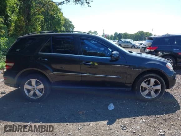 ✅ 2011 Mercedes-Benz M 350 • VIN: 4JGBB8GB0BA714485 • Lot: 43174230. Listed on IAAI with 159,875 mi. Free auction sales archive from the USA and detailed vehicle history report at DreamBid. Image 13.