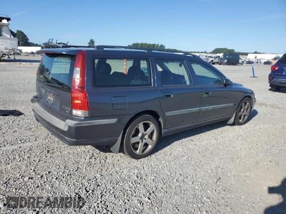 ✅ 2004 Volvo V70 R • VIN: YV1SJ52Y442418765 • Lot: 71171545. Listed on Copart with 132,091 mi. Free auction sales archive from the USA and detailed vehicle history report at DreamBid. Image 3.