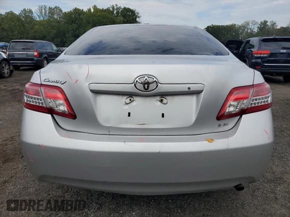 ✅ 2011 Toyota Camry LE • VIN: 4T1BF3EK2BU758920 • Лот: 81750695. Опубликован ранее на Copart с пробегом 304 683 миль. Бесплатный доступ к архиву аукционных продаж из США и подробный отчёт об истории автомобиля на DreamBid. Изображение 6.