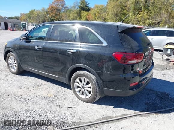 ✅ 2019 Kia Sorento L • VIN: 5XYPG4A32KG583033 • Lot: 43448604. Wystawiony na IAAI z przebiegiem 109 175 mil. Bezpłatny archiwum sprzedaży aukcyjnych z USA i szczegółowy raport historii pojazdu na DreamBid. Zdjęcie 3.