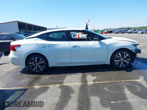 ✅ 2016 Nissan Maxima SL • VIN: 1N4AA6AP9GC449434 • Lot: 43458901. Wystawiony na IAAI z przebiegiem 180 231 mil. Bezpłatny archiwum sprzedaży aukcyjnych z USA i szczegółowy raport historii pojazdu na DreamBid. Zdjęcie 14.