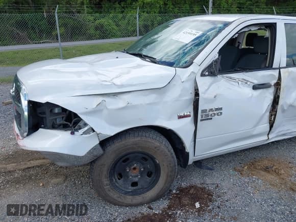 ✅ 2019 Ram 1500 Express • VIN: 1C6RR6KT5KS552244 • Lot: 42159195. Wystawiony na IAAI z przebiegiem 114 599 mil. Bezpłatny archiwum sprzedaży aukcyjnych z USA i szczegółowy raport historii pojazdu na DreamBid. Zdjęcie 12.