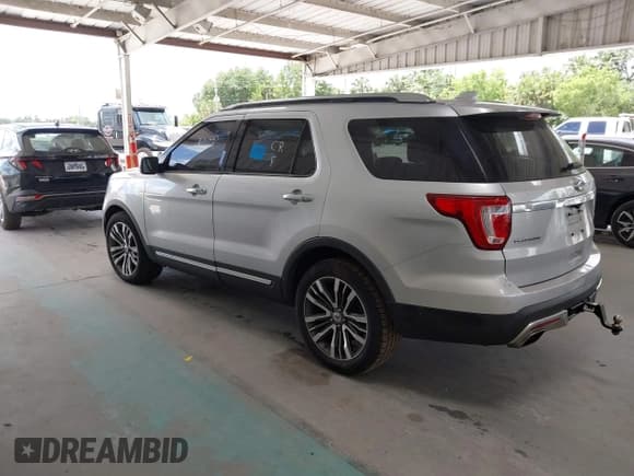 ✅ 2016 Ford Explorer Platinum • VIN: 1FM5K8HT9GGC64408 • Lot: 42138976. Listed on IAAI with 143,540 mi. Free auction sales archive from the USA and detailed vehicle history report at DreamBid. Image 3.