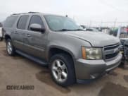 ✅ 2008 Chevrolet Suburban LTZ • VIN: 1GNFC16008J226762 • Лот: 41573727. Опубликован ранее на IAAI с пробегом 208 804 миль. Бесплатный доступ к архиву аукционных продаж из США и подробный отчёт об истории автомобиля на DreamBid. Изображение 1.