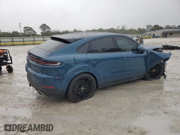 ✅ 2024 Porsche Cayenne • VIN: WP1BA2AY7RDA53305 • Lot: 41756545. Listed on Copart with 6,596 mi. Free auction sales archive from the USA and detailed vehicle history report at DreamBid. Image 3.