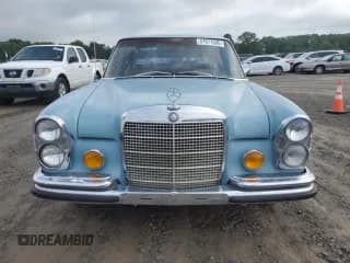 ✅ 1970 Mercedes-Benz 280 • VIN: 10801812055603 • Лот: 57671595. Опубликован ранее на Copart с пробегом 32 752 миль. Бесплатный доступ к архиву аукционных продаж из США и подробный отчёт об истории автомобиля на DreamBid. Изображение 5.