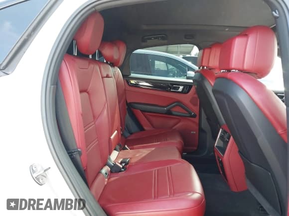 ✅ 2020 Porsche Cayenne S • VIN: WP1BB2AY5LDA57597 • Lot: 43305879. Listed on IAAI with 37,267 mi. Free auction sales archive from the USA and detailed vehicle history report at DreamBid. Image 8.