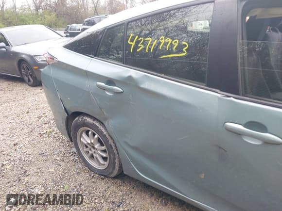 ✅ 2018 Toyota Prius Two • VIN: JTDKBRFU3J3057696 • Лот: 43719993. Опубликован ранее на IAAI с пробегом 74 851 миль. Бесплатный доступ к архиву аукционных продаж из США и подробный отчёт об истории автомобиля на DreamBid. Изображение 18.