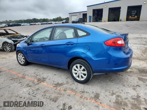 ✅ 2011 Ford Fiesta SE • VIN: 3FADP4BJ0BM108909 • Lot: 90531195. Wystawiony na Copart z przebiegiem 153 725 mil. Bezpłatny archiwum sprzedaży aukcyjnych z USA i szczegółowy raport historii pojazdu na DreamBid. Zdjęcie 2.