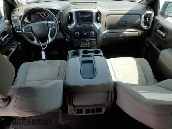 ✅ 2021 Chevrolet Silverado 1500 RST • VIN: 3GCUYEED3MG421988 • Lot: 63617804. Wystawiony na Copart z przebiegiem 56 711 mil. Bezpłatny archiwum sprzedaży aukcyjnych z USA i szczegółowy raport historii pojazdu na DreamBid. Zdjęcie 8.