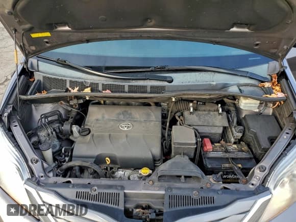 ✅ 2014 Toyota Sienna XLE • VIN: 5TDYK3DC6ES425990 • Lot: 95483855. Listed on Copart with 169,291 mi. Free auction sales archive from the USA and detailed vehicle history report at DreamBid. Image 12.