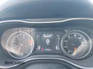 ✅ 2019 Jeep Cherokee Latitude • VIN: 1C4PJLCB6KD153097 • Lot: 43370824. Wystawiony na IAAI z przebiegiem 91 156 mil. Bezpłatny archiwum sprzedaży aukcyjnych z USA i szczegółowy raport historii pojazdu na DreamBid. Zdjęcie 15.