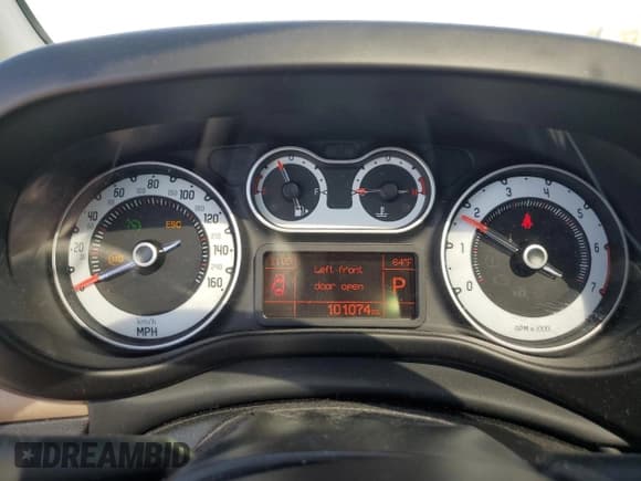 ✅ 2017 FIAT 500L Lounge • VIN: ZFBCFACH9HZ039487 • Lot: 47660685. Listed on Copart with 101,074 mi. Free auction sales archive from the USA and detailed vehicle history report at DreamBid. Image 9.