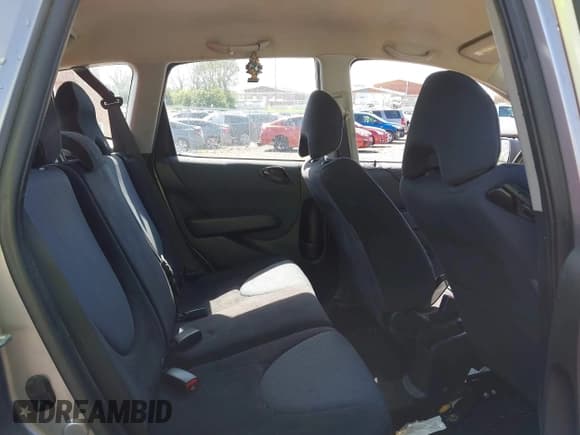 ✅ 2008 Honda Fit • VIN: JHMGD38418S058662 • Lot: 41992796. Listed on IAAI with 140,933 mi. Free auction sales archive from the USA and detailed vehicle history report at DreamBid. Image 8.