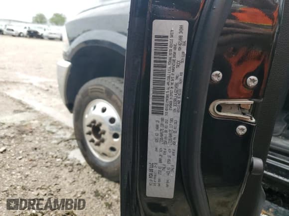 ✅ 2018 Ram 3500 Laramie • VIN: 3C63RRJL4JG214591 • Lot: 54822295. Wystawiony na Copart z przebiegiem 69 044 mil. Bezpłatny archiwum sprzedaży aukcyjnych z USA i szczegółowy raport historii pojazdu na DreamBid. Zdjęcie 12.