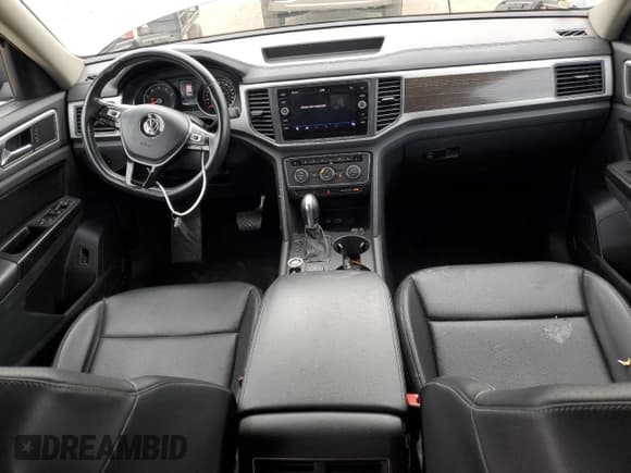 ✅ 2018 Volkswagen Atlas SE • VIN: 1V2LR2CA8JC580843 • Lot: 90409845. Wystawiony na Copart z przebiegiem 108 439 mil. Bezpłatny archiwum sprzedaży aukcyjnych z USA i szczegółowy raport historii pojazdu na DreamBid. Zdjęcie 8.