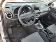 ✅ 2023 Hyundai Kona SE • VIN: KM8K22AB6PU040550 • Лот: 56192564. Опубликован ранее на Copart с пробегом 21 479 миль. Бесплатный доступ к архиву аукционных продаж из США и подробный отчёт об истории автомобиля на DreamBid. Изображение 8.