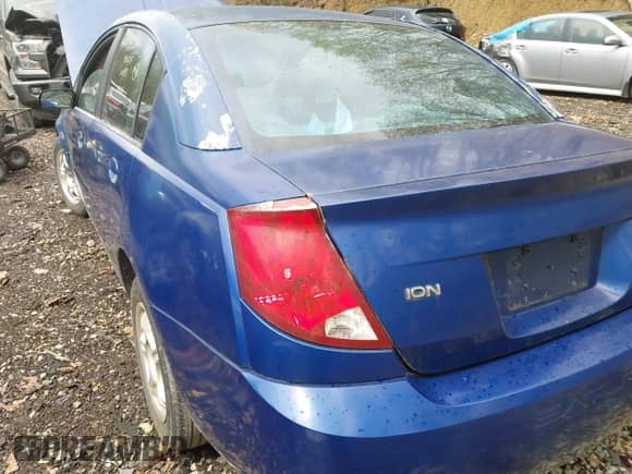 2004 Saturn ION ION 2 z VIN 1G8AJ52F74Z107879, wystawiony jako IAAI lot #42153381 z przebiegiem Nie podano mil oraz . Historia ofert i sprzedaży dostępna na DreamBid. Obrazek 11.