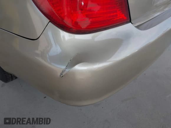 ✅ 2004 Toyota Camry LE • VIN: 4T1BE32K34U291565 • Lot: 42818319. Wystawiony na IAAI z przebiegiem 59 993 mil. Bezpłatny archiwum sprzedaży aukcyjnych z USA i szczegółowy raport historii pojazdu na DreamBid. Zdjęcie 6.