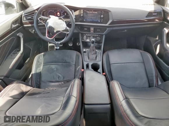 ✅ 2024 Volkswagen Jetta 40th Anniversary Edition • VIN: 3VW8T7BU9RM011038 • Лот: 65498205. Опубликован ранее на Copart с пробегом 46 545 миль. Бесплатный доступ к архиву аукционных продаж из США и подробный отчёт об истории автомобиля на DreamBid. Изображение 8.