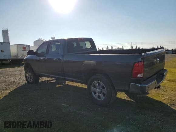 ✅ 2016 Ram 3500 SLT • VIN: 3C63R3HLXGG372543 • Лот: 41831945. Опубликован ранее на Copart с пробегом 187 128 миль. Бесплатный доступ к архиву аукционных продаж из США и подробный отчёт об истории автомобиля на DreamBid. Изображение 2.