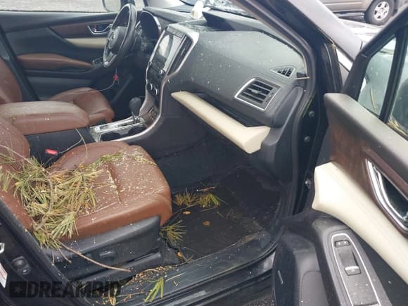 ✅ 2019 Subaru Ascent Touring • VIN: 4S4WMARD9K3464850 • Lot: 42330817. Listed on IAAI with 90,843 mi. Free auction sales archive from the USA and detailed vehicle history report at DreamBid. Image 5.