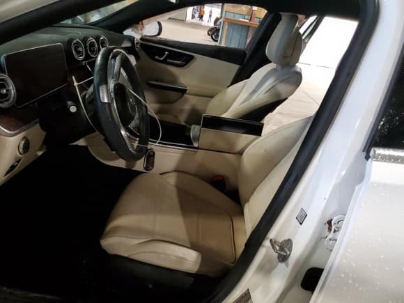 ✅ 2022 Mercedes-Benz C 300 • VIN: W1KAF4HB9NR050923 • Lot: 66893525. Wystawiony na Copart z przebiegiem Nie podano. Bezpłatny archiwum sprzedaży aukcyjnych z USA i szczegółowy raport historii pojazdu na DreamBid. Zdjęcie 7.