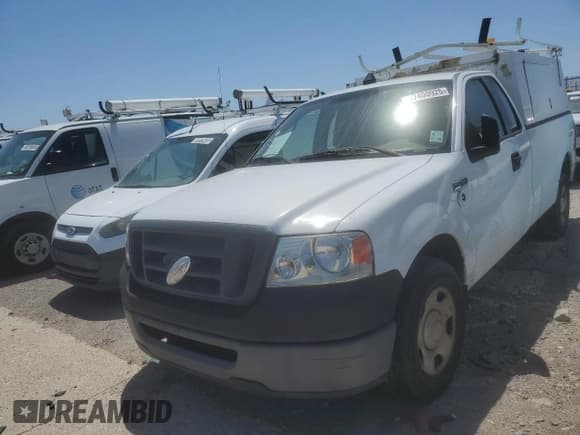 ✅ 2008 Ford F-150 XL • VIN: 1FTRF12228KD78332 • Lot: 47400925. Listed on Copart with 120,041 mi. Free auction sales archive from the USA and detailed vehicle history report at DreamBid. Image 1.