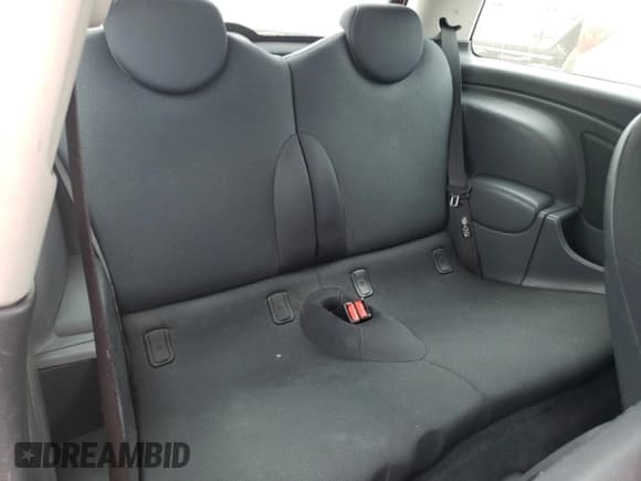 ✅ 2005 MINI Hardtop • VIN: WMWRC33475TC59069 • Лот: 51551605. Опубликован ранее на Copart с пробегом 87 900 миль. Бесплатный доступ к архиву аукционных продаж из США и подробный отчёт об истории автомобиля на DreamBid. Изображение 10.