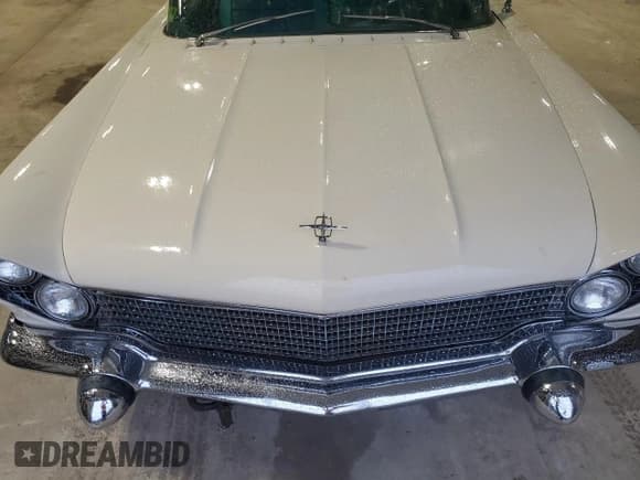 ✅ 1960 Lincoln Continental • VIN: 0Y85H401657 • Лот: 91448235. Опубликован ранее на Copart с пробегом 98 488 миль. Бесплатный доступ к архиву аукционных продаж из США и подробный отчёт об истории автомобиля на DreamBid. Изображение 11.