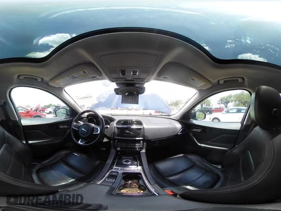 ✅ 2019 Jaguar F-Pace 25t Prestige • VIN: SADCK2GX5KA390178 • Lot: 42685619. Wystawiony na IAAI z przebiegiem 96 564 mil. Bezpłatny archiwum sprzedaży aukcyjnych z USA i szczegółowy raport historii pojazdu na DreamBid. Zdjęcie 18.