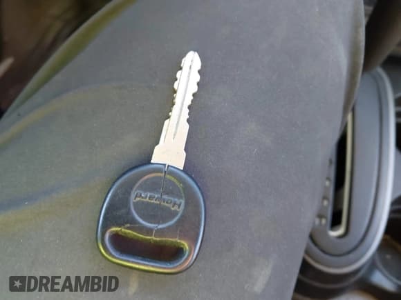 ✅ 2004 Pontiac Aztek • VIN: 3G7DA03EX4S567819 • Lot: 41740566. Listed on IAAI with 283,747 mi. Free auction sales archive from the USA and detailed vehicle history report at DreamBid. Image 11.